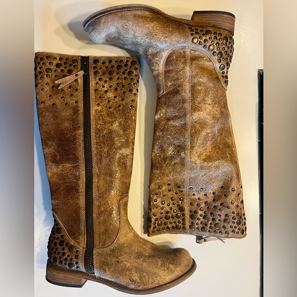 Women’s Indie Spirit Design Tall Fashion boots by Corral. Size 10M.